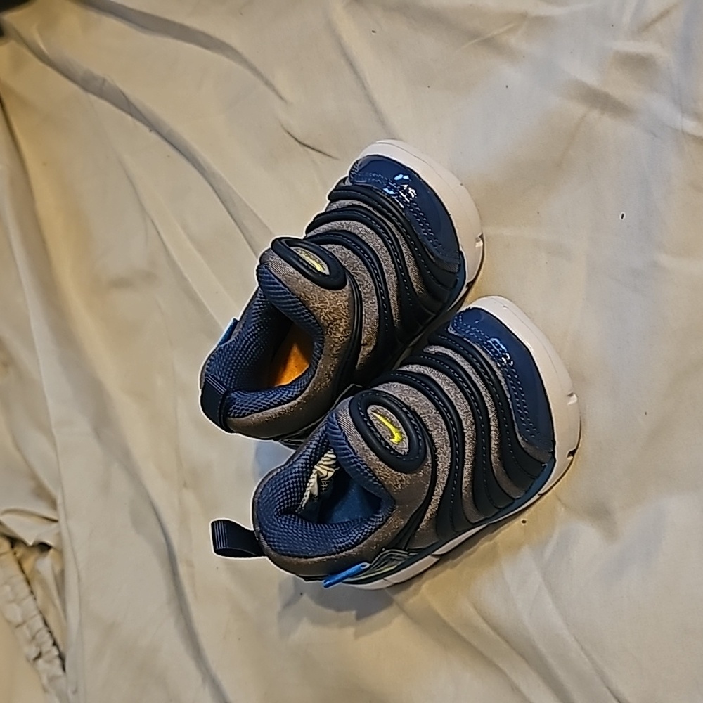 Baby shoes 4c